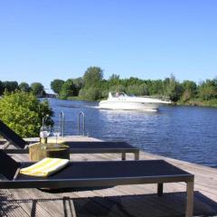 Riverside holiday home near Amsterdam