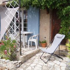 Petit studio atypique et cosy en Provence