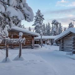 Kuukkeli Log Houses Porakka Inn