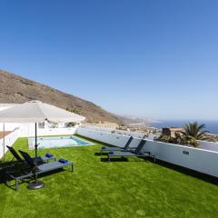Casa Paraiso with pool and sea view