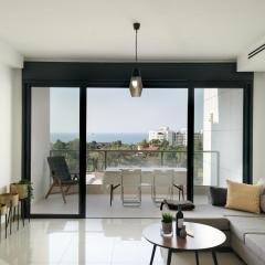 Luxury apartment with Sea View by Airsuite