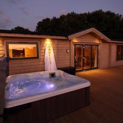 Cambridgeshire Lakes - luxury lodges in a stunning lake location