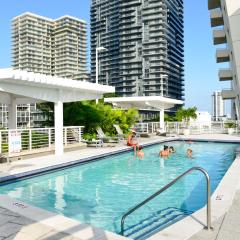 Relax Family Midtown - free parking & Great pool