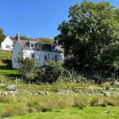 Beautiful cottage in a wonderful Highland setting