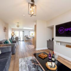 The Oaklands - Luxury spacious 6-bed, near Solihull, Birmingham City, JLR, NEC, Airport, Resorts World, HS2