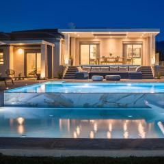 Superior Luxury Villa with Private Pool!