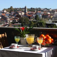 Panoramic City View Apartment - Guimarães