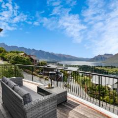 Million Dollar Views - Central Luxury + Hot tub*