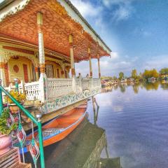 Houseboat Raja's Palace