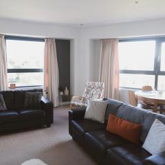 Pass the Keys Lovely 2-Bed Flat Glasgow Harbour FREE parking