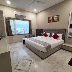 Hotel Shri Anand Dham, Nathdwara - 125 Meters away from the temple