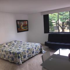 Apartamento con ASCENSOR Y BALCON moderno y muy bien ubicado en laureles Medellín