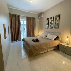 Verdi Apartment - Spacious Modern Apartment, close to Valletta