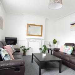 Very spacious two bedroom converted apartment in East Croydon