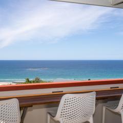 BEST OCEAN VIEWS ON STRADDIE + SUNSET DECK