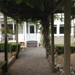 Aratahi Cottages - West Wing