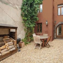 Marseillan 18th Century 2-Bed House Sleeps 6