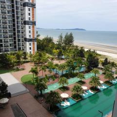 Studio with Privacy Balcony and NETFLIX at TimurBay Sea Front Residence