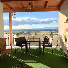 Apartment Panoramablick mit Infrarotkabine auf der großen Terrasse und traumhaften Ausblick