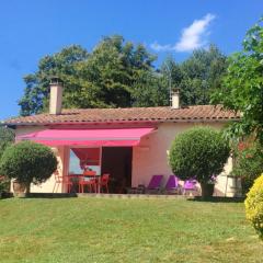 Maison de 2 chambres avec terrasse amenagee et wifi a Monlaur Bernet