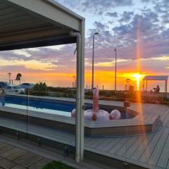 Glenelg Beach House With Private Beachfront Pool