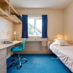 For Students Only Private Bedrooms with Shared Kitchen at Upper Quay House in the heart of Gloucester