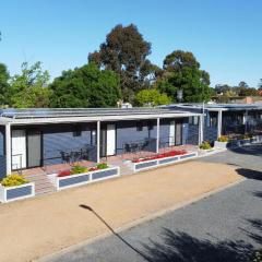 Acacia Caravan Park & Holiday Units