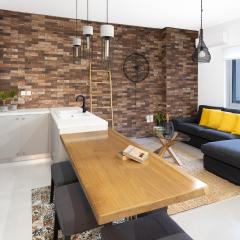 Andos Cozy & Luxury Upgraded Apartments