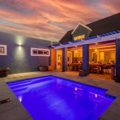 House w Pool, Fireplace, Braai