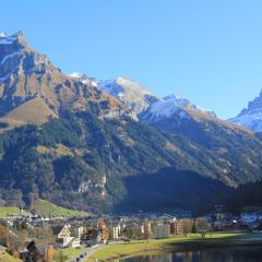 Wunderstay Alpine 303 New Studio with Lake & Mountain View