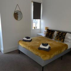 City Centre Duplex Sleeps 4 #H9