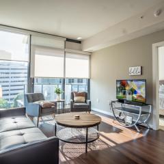 High Rise 2 Bedroom apartment in a Great location apts