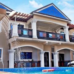 Yussals Apartments