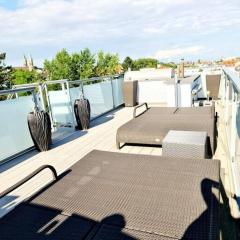 luxury 4 bedroom roof apt with 3 balconies & view