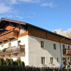 Apartment Edelweiss-2 by Interhome
