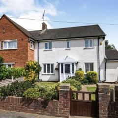 Specious 3bed property with parking & large garden