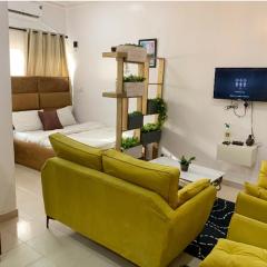 Cozy studio unit in lekki phase 1 - Kitchen, 24-7 light, wifi, Netflix