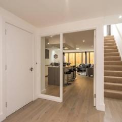 Luxurious & Modern Townhouse in Hammersmith