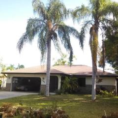 Venice Pool Home by AcoralBay 5 Min to the beach & town