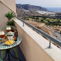 Sybarix Apartment: Precioso apartamento con vistas al golf y el mar
