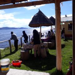 Hostal Luna del Titikaka en Isla de la Luna Bolivia