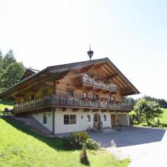 Villa on a courtyard near the ski area in Salzburg