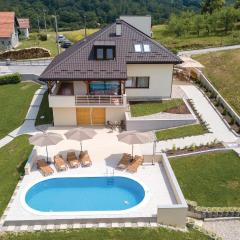 4 Bedroom Nice Home In Starjak