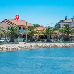 Holiday Home Crljenica Bb Cr