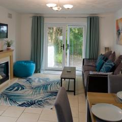 Mountain View Apartment - short drive to beaches