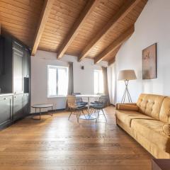 LB Vacation Rentals I Penthouse 1BR - Cannes Center - Marche Forville - 5 min Palais, Croisette & Plages