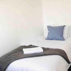 Arbnb Comfy Sleep Guest House Self Catering Private Bedrooms 60 pound per night per person