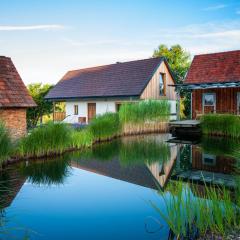 Ferienhaus mit privaten Schwimmteich und Sauna