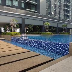 Bukit Rimau Instagrammable 2 Bedroom Apartment With Pool View up to 5 PAX