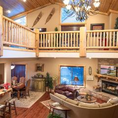 Luxury Cabin-Walk to Bear Mountain Resort, Trails & Golf